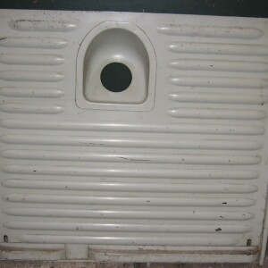 OD0702 Zijklep benzinetank voor 2cv AZU besteleend, met smalle ribbel. Jaren '60 en begin '70. Gebruikt, maar heel gaaf. Origineel/geen imitatie.