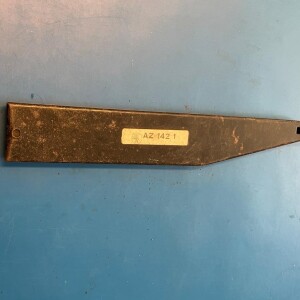 OD0701 Gaspedaal voor 2cv 12pk en 18pk jaren '50 tot begin '70. Liggend ipv hangende type. Lengte: 29cm. Compleet met montagerubbers. NOS (New Old Stock) met fabrieksnummer: AZ-142-1