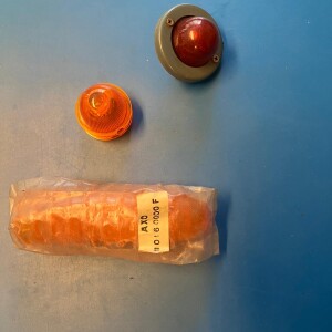 OD0707 Kapjes voor oranje remlicht en/of knipperlicht achterzijde AZU en HY jaren '50.
